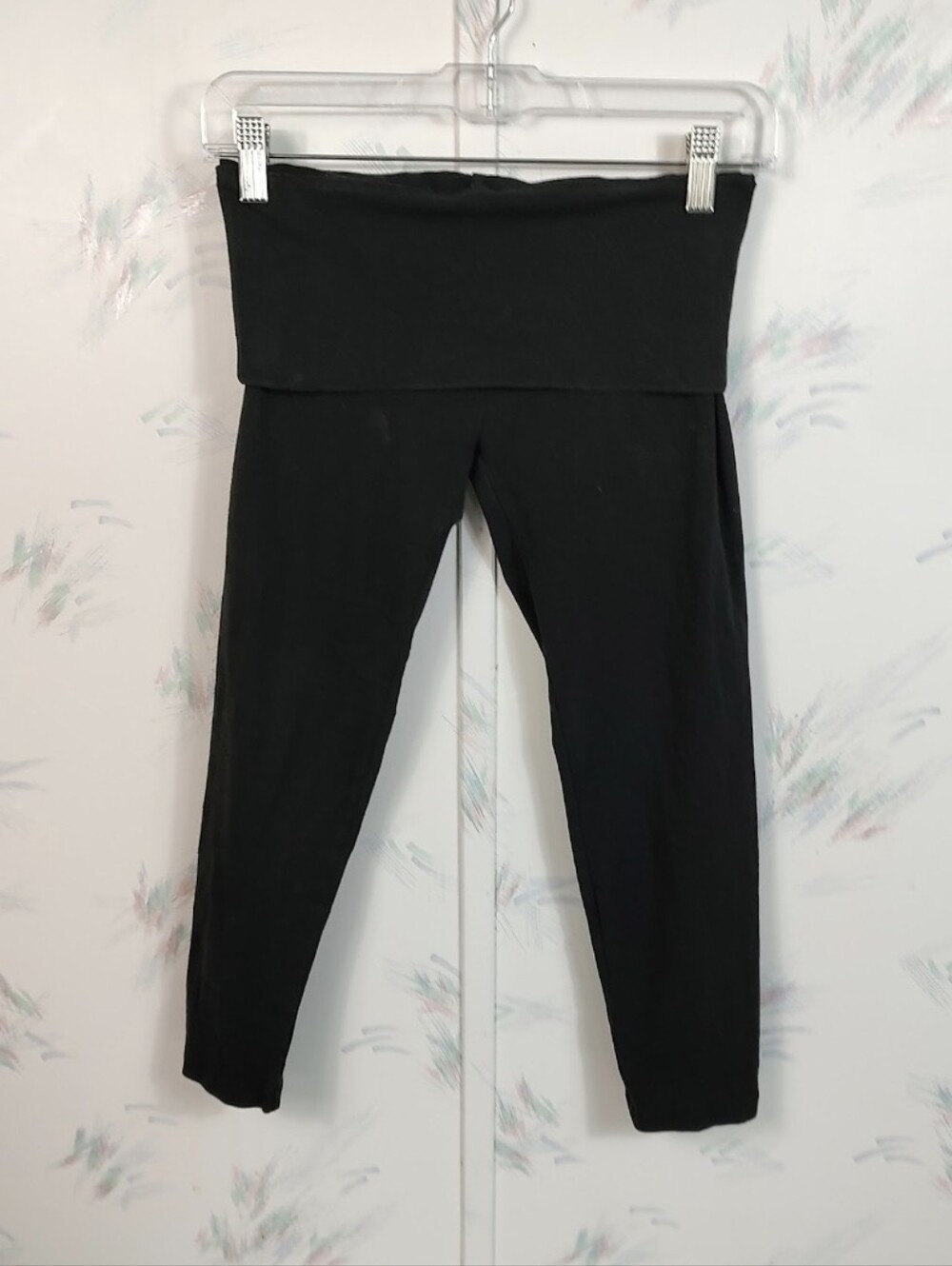 Victoria's Secret Black Capri Yoga Leggings XS